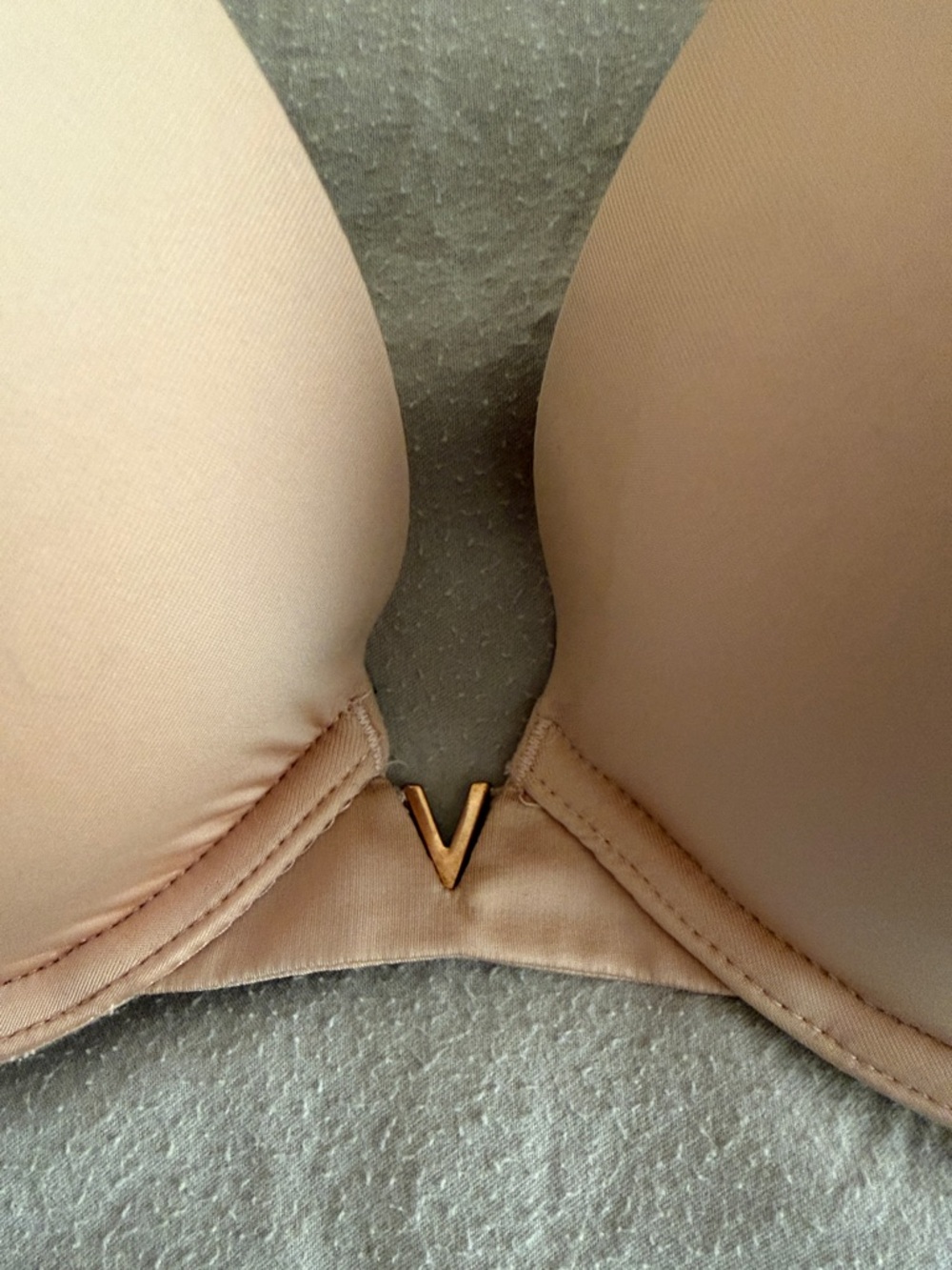 🚫SOLD🚫 7 Bras Set (Victoria’s Secret & Skims) - Black, White, Nude (7) - Picture 2 of 11